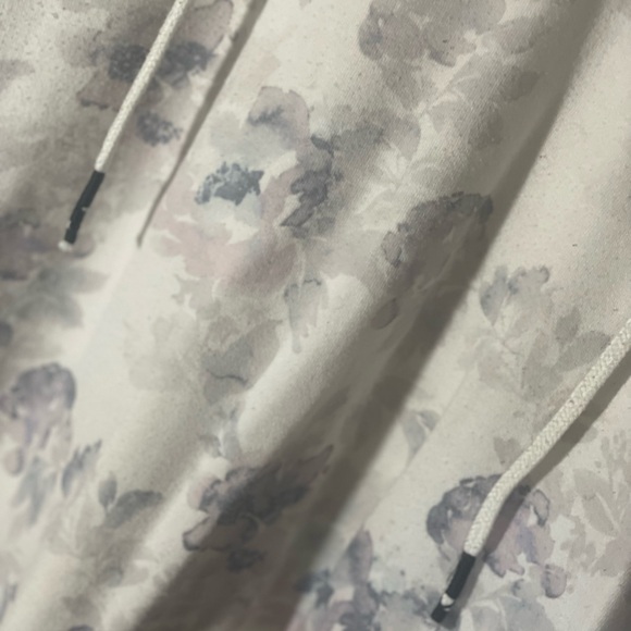 Maurices Hoodie 🌻🌻4 for $25 bundle🌻🌻 - Picture 4 of 5